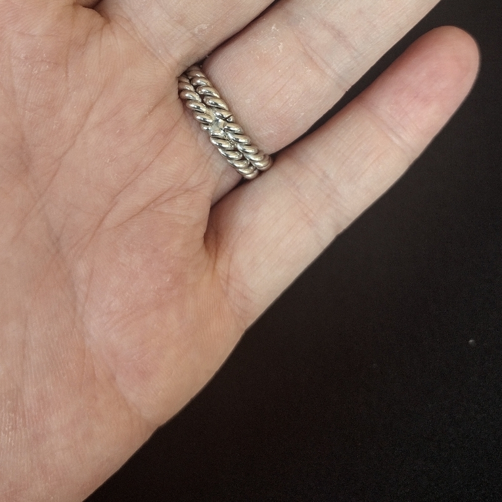 Silver Twisted Rodeo Rope Ring Size 7 - Picture 3 of 4